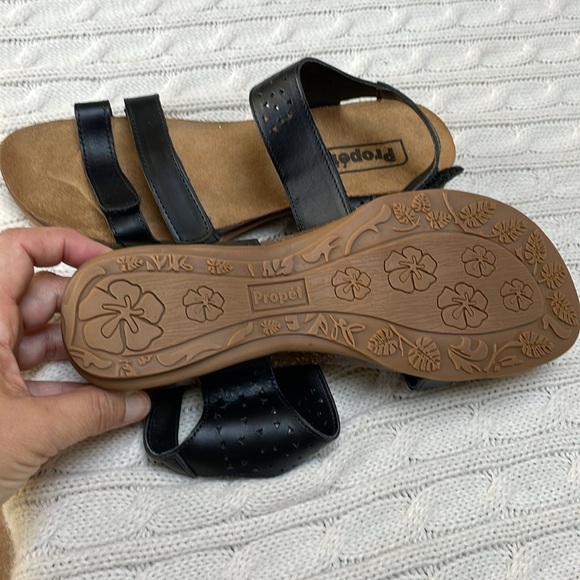 NWOT Propet Women’s sz 7 Leather Black Sandals. Hook& loop straps cork footbed - Picture 6 of 10